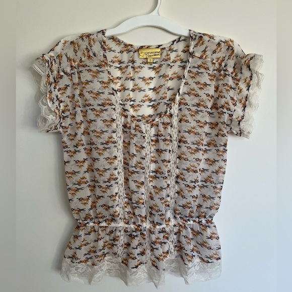 Small Scoop Neck Peplum Blouse by Princess Vera Wang. NWOT. Running dogs print. - Picture 1 of 2